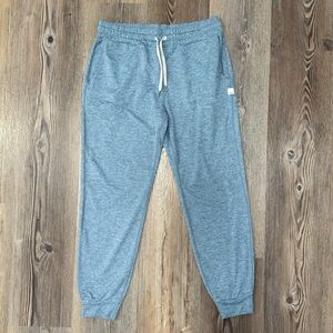 Women’s small Vuori performance joggers